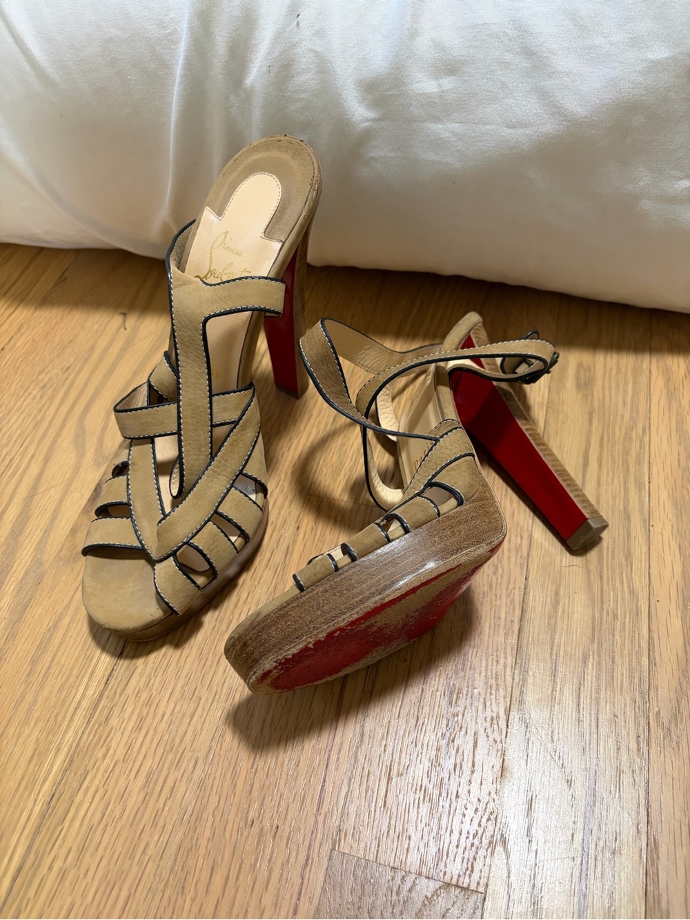 Christian Louboutin Tan Suede Platform Sandals with Red Heels - Picture 4 of 6